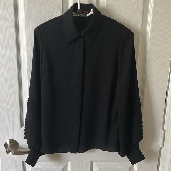 Louis Vuitton Women’s Elegant Black Dress Shirt with Detail bell sleeves - Picture 1 of 8